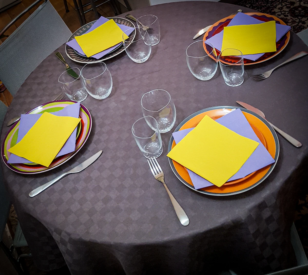 Colourful table setting — The Wild Nest, Ferrara