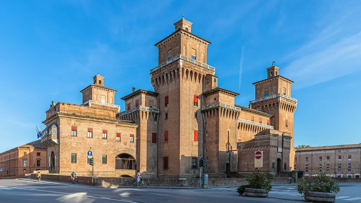 Castello Estense, Ferrara — Renaissance moated castle